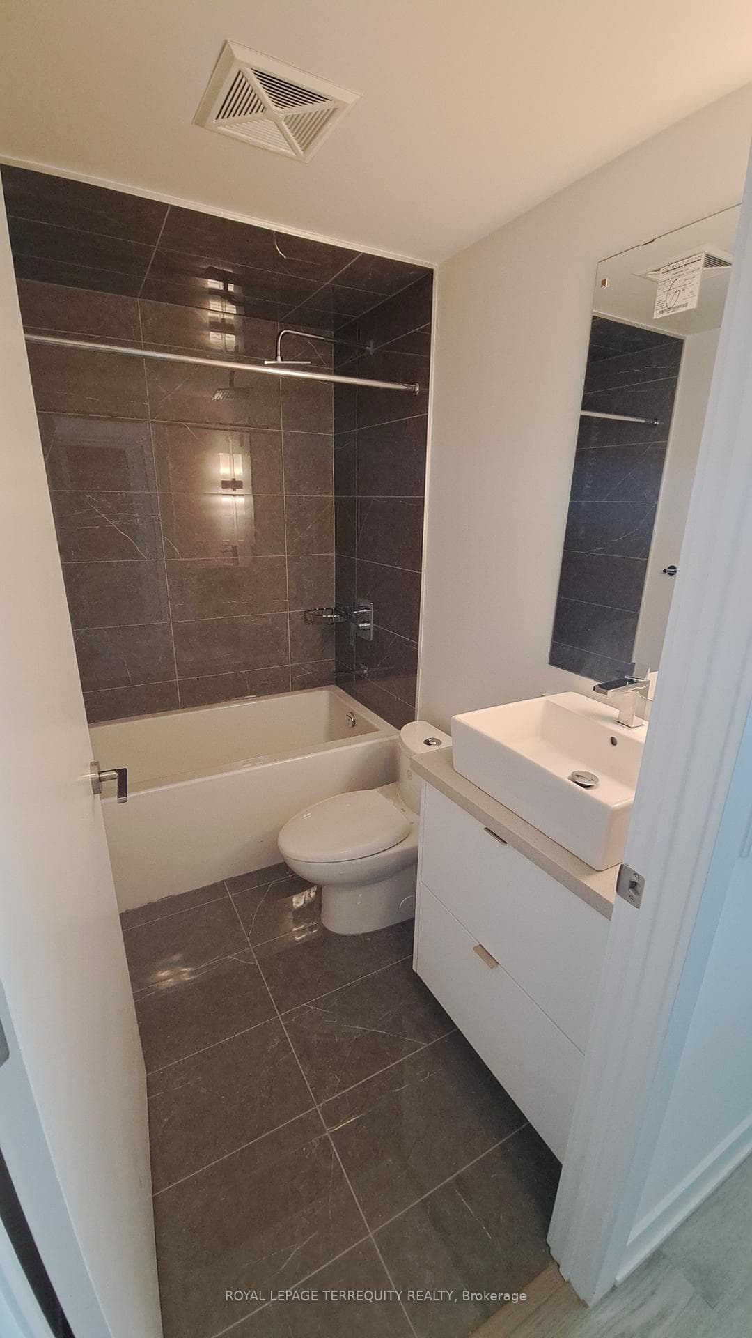 2 Teagarden Court Unit 608 photo 4