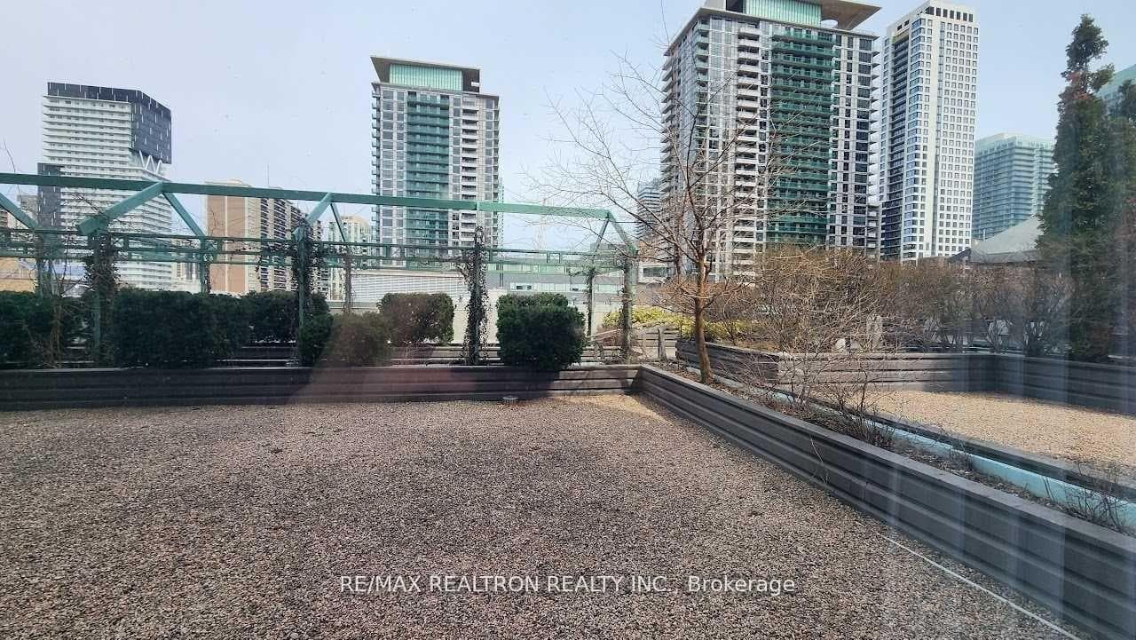 7 Broadway Avenue Unit 211 photo 1