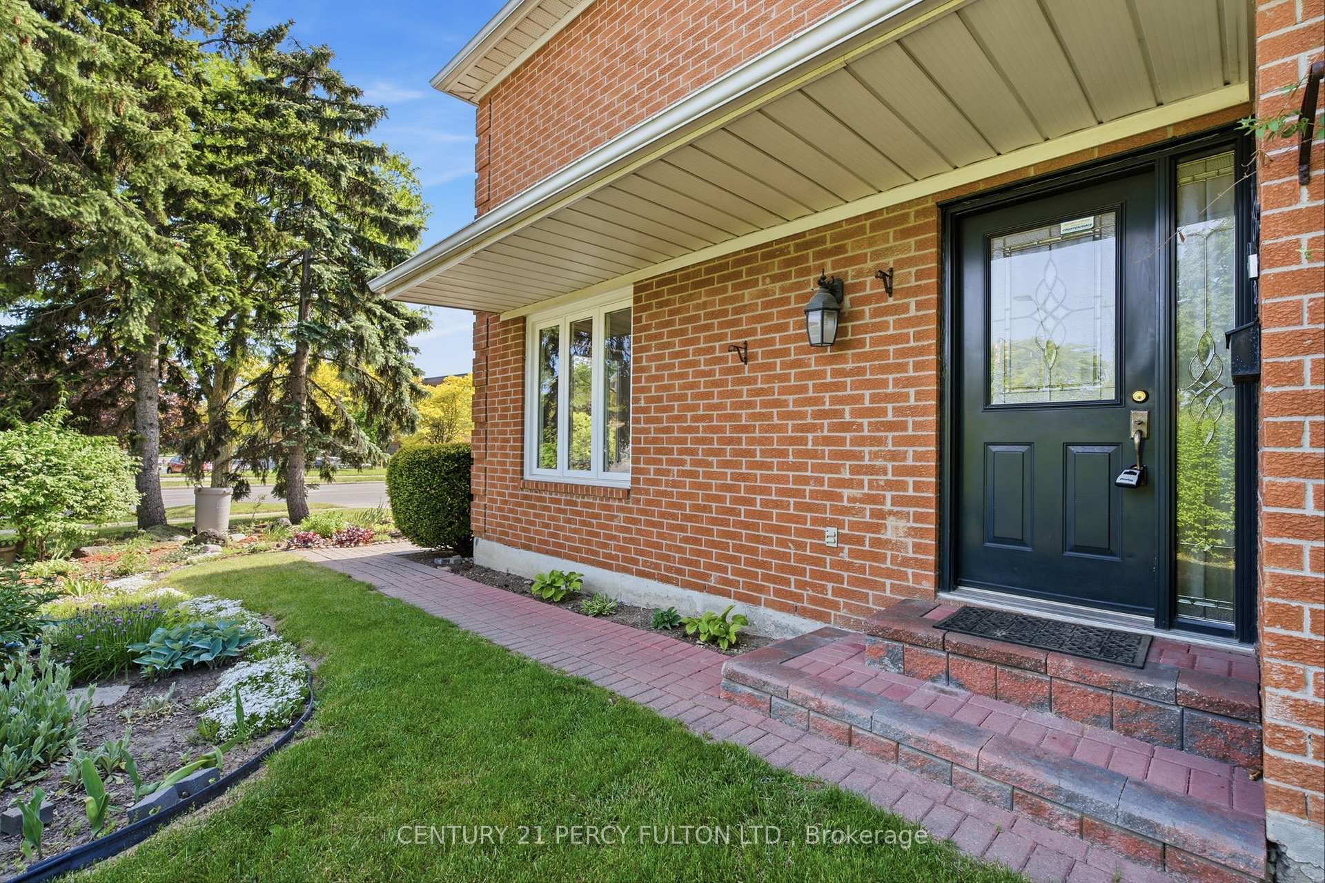 208 Conley Street photo 4