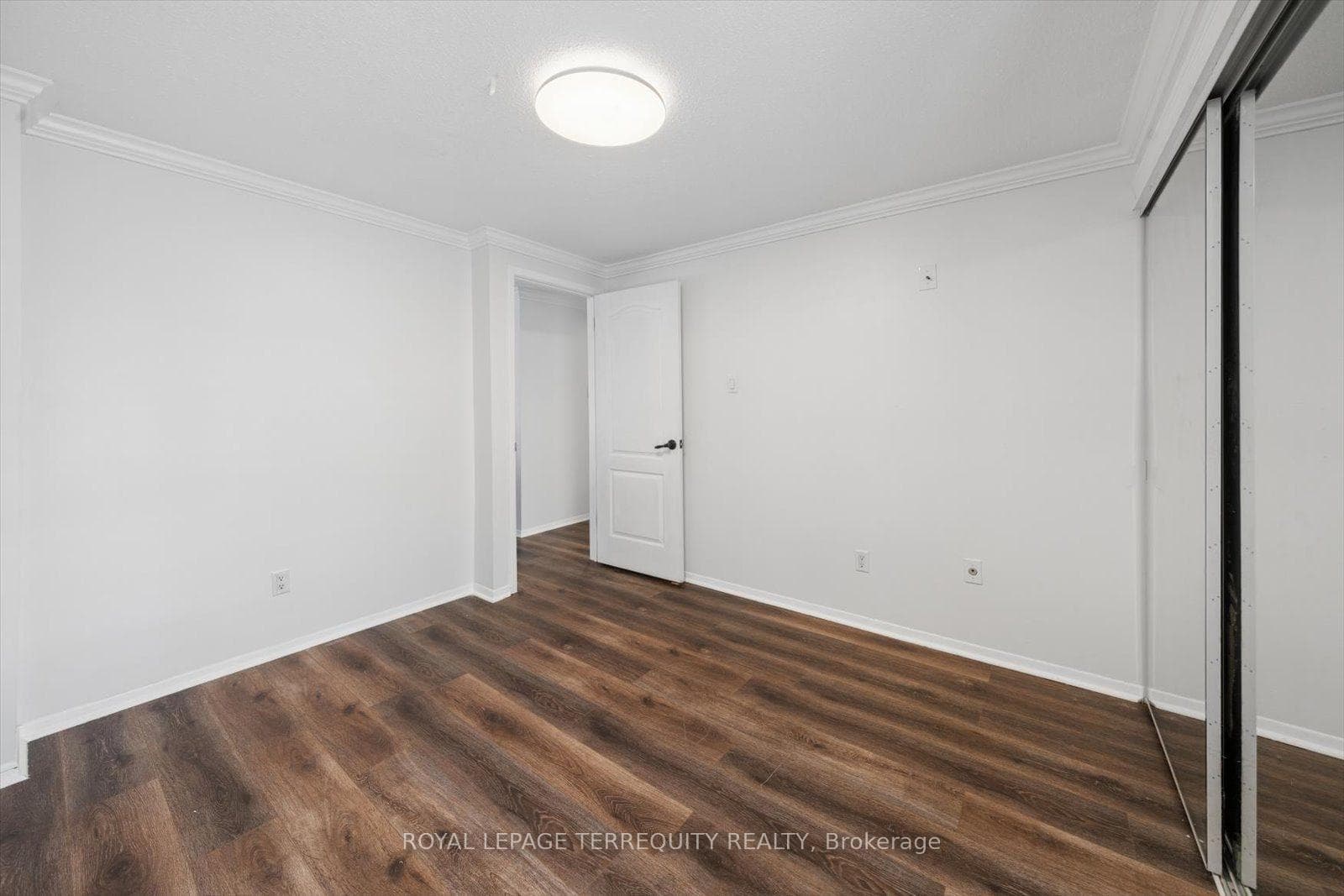 1825 Hyde Mill Crescent photo 34