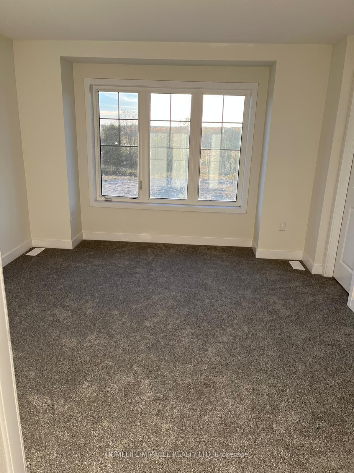 257 Flavelle Way photo 9