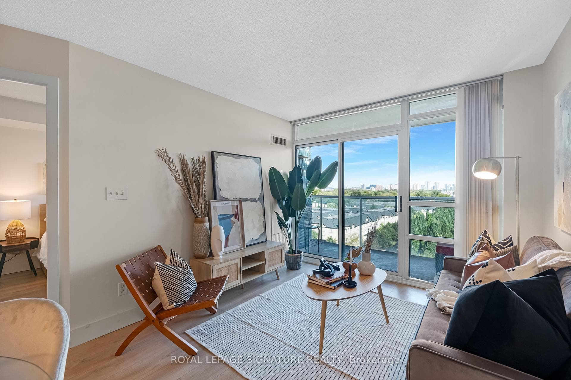 18 Harrison Garden Boulevard Unit 806 photo 2