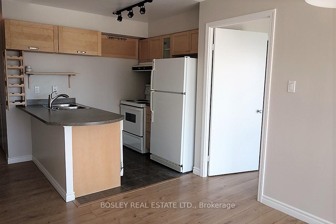 600 Queens Quay Unit 828 photo 6