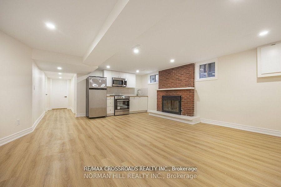 3 Christina Crescent Unit - BASEMENT photo 5