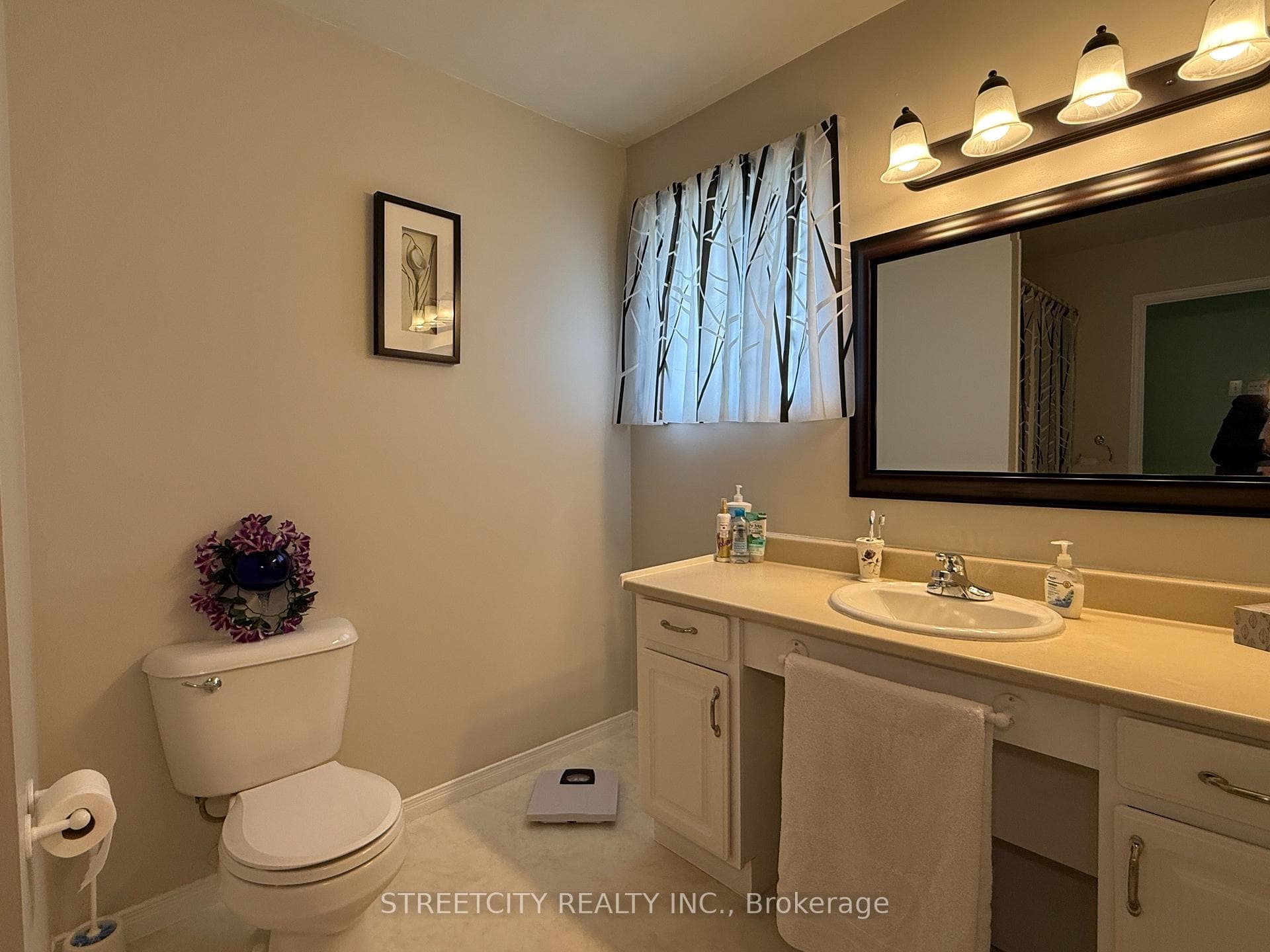 509 Brooke Street photo 10
