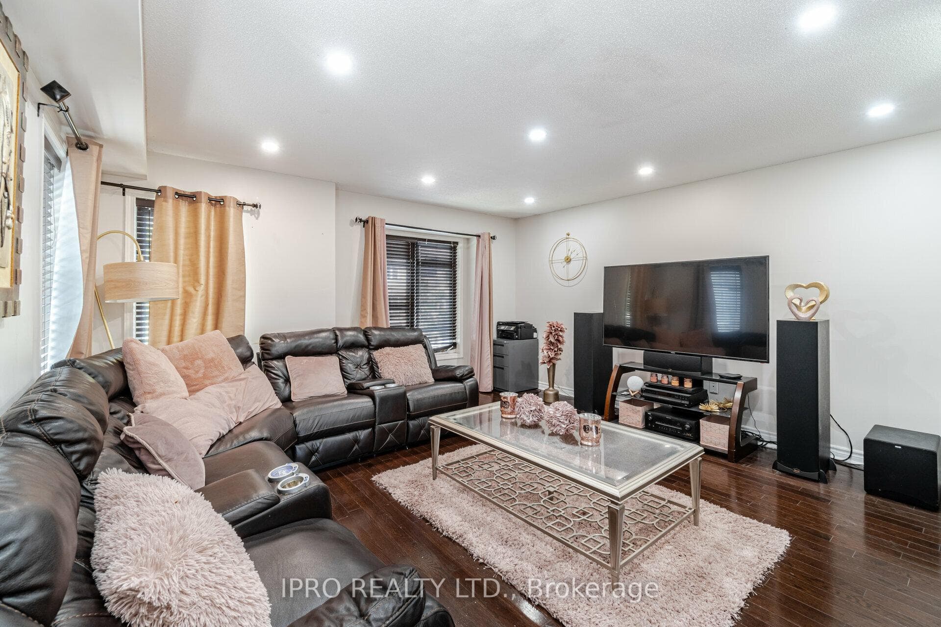 23 Burnsborough Street photo 14
