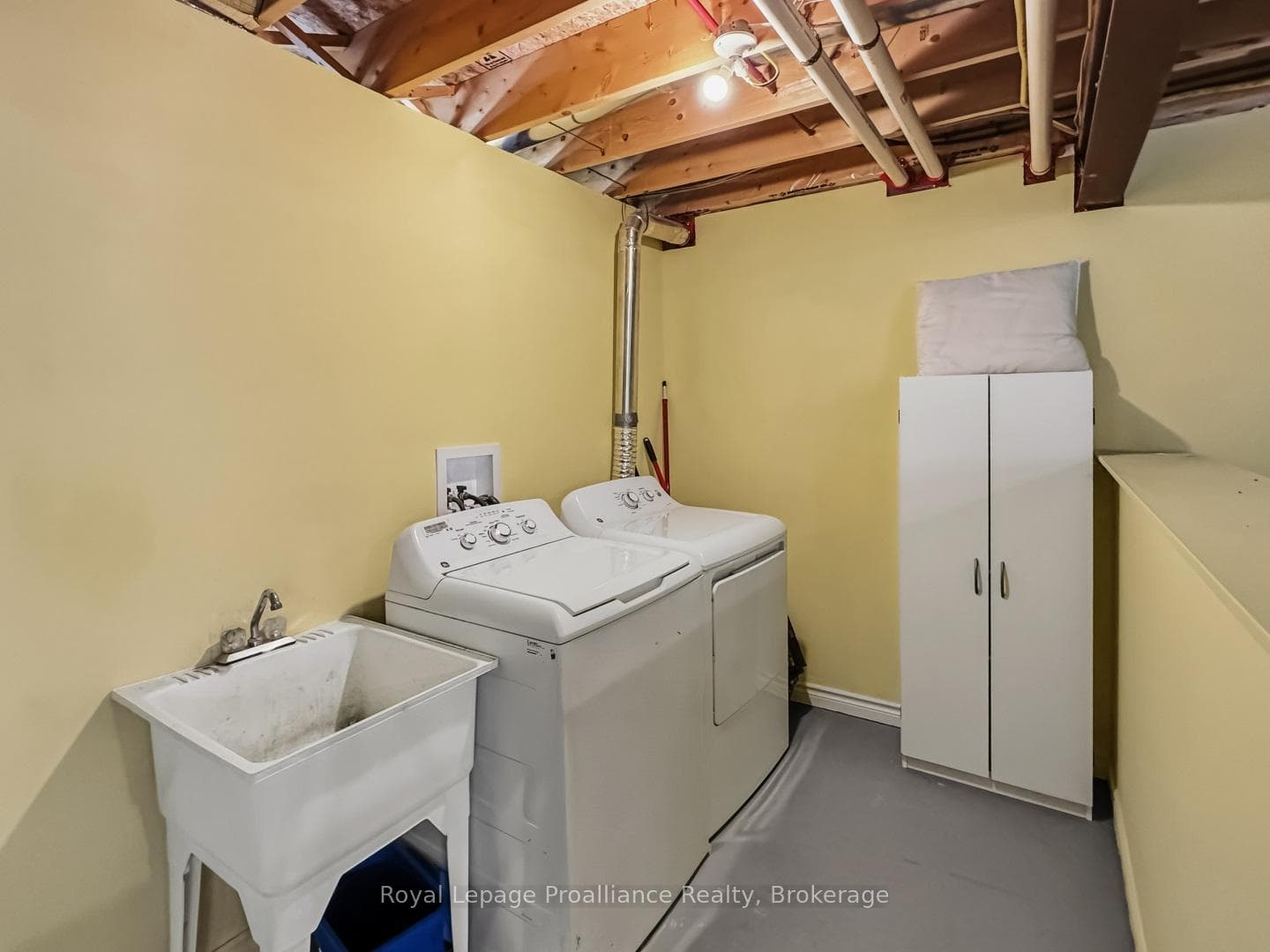 8 Tessa Boulevard photo 30