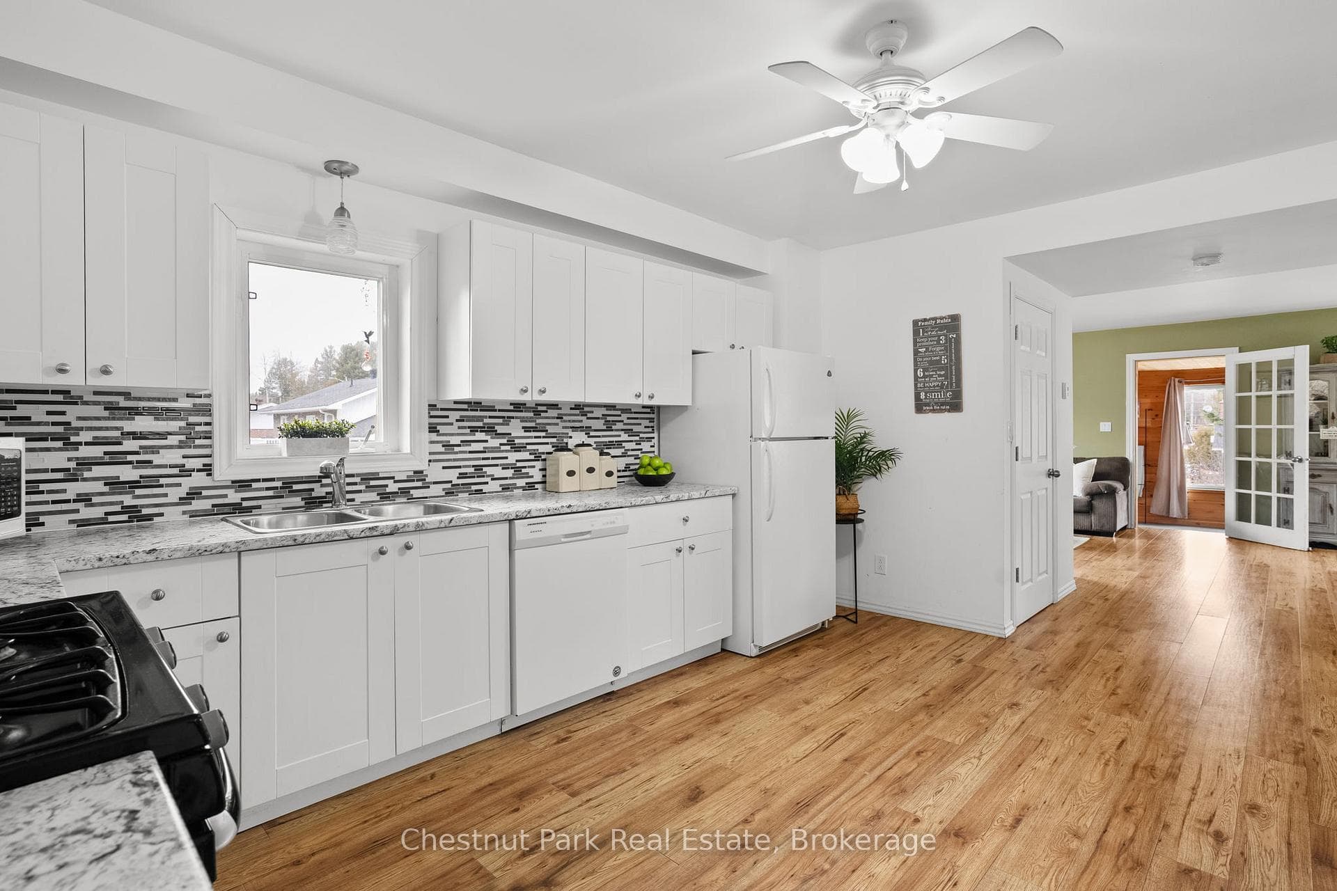 96 James Street photo 12