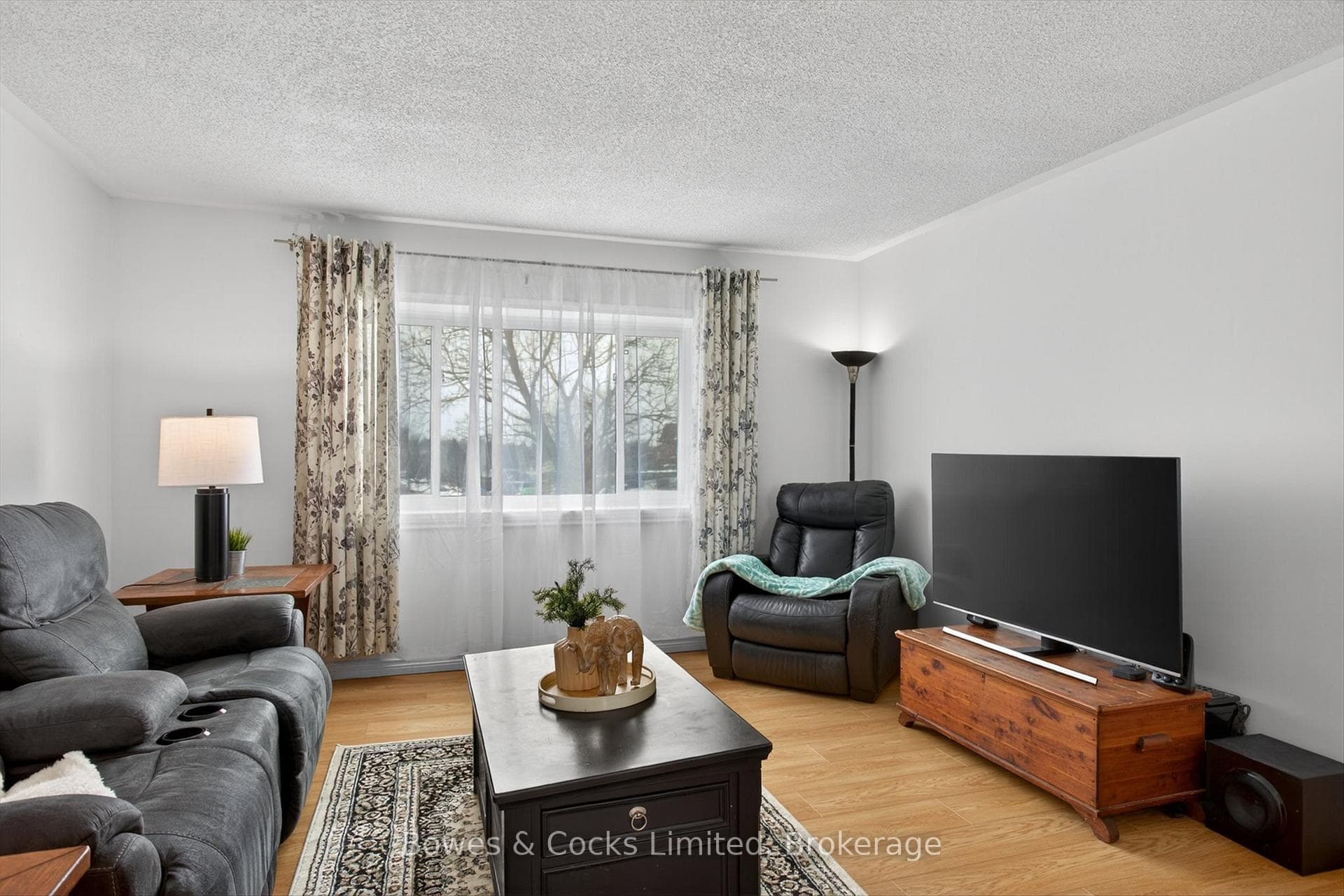 2233 Denure Drive photo 10