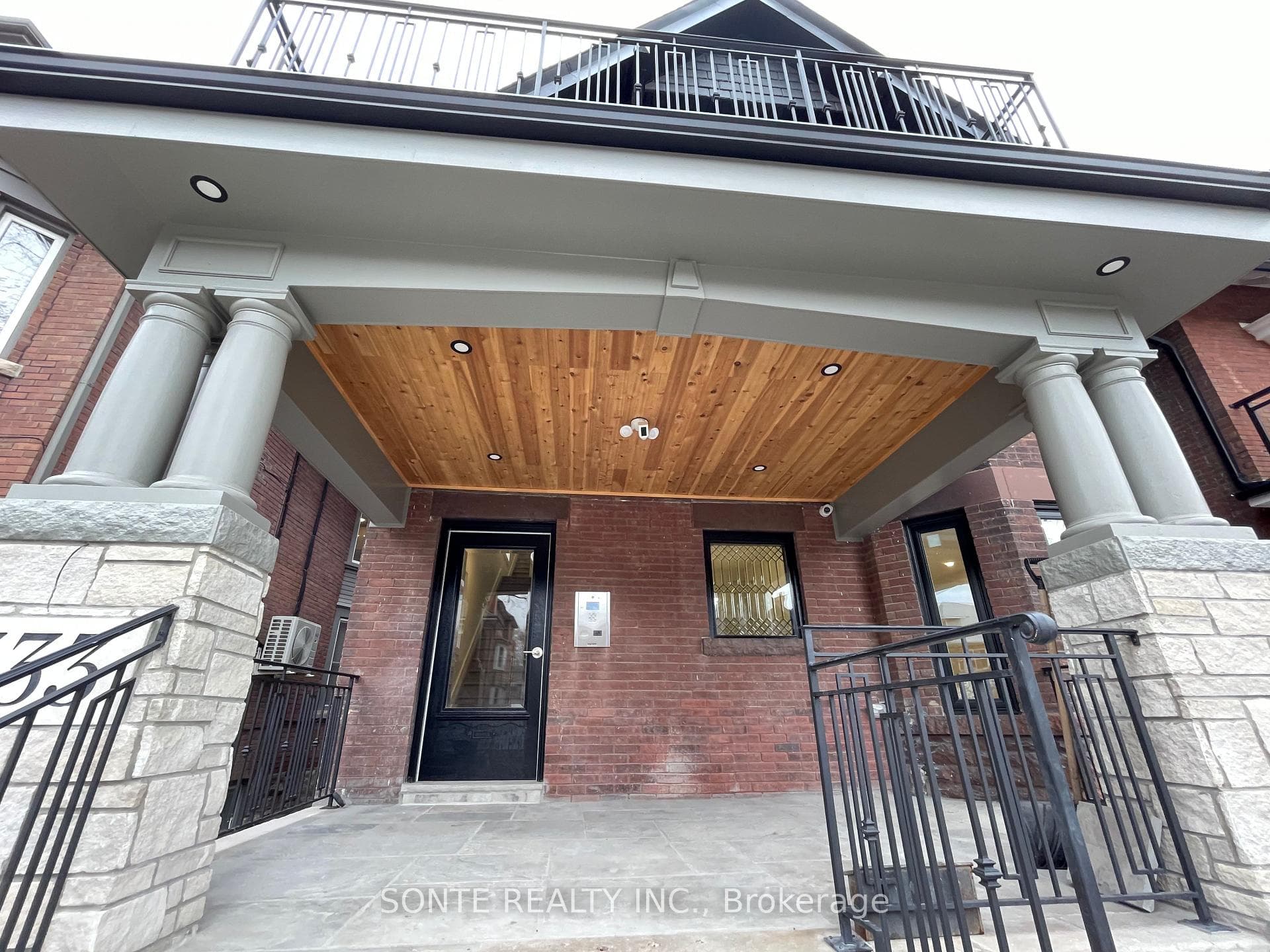 333 Palmerston Boulevard Unit #201 photo 2