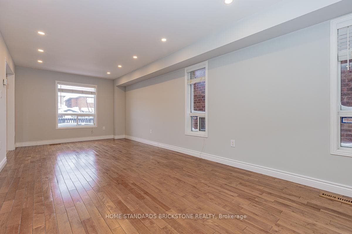 72 Sylwood Crescent photo 6