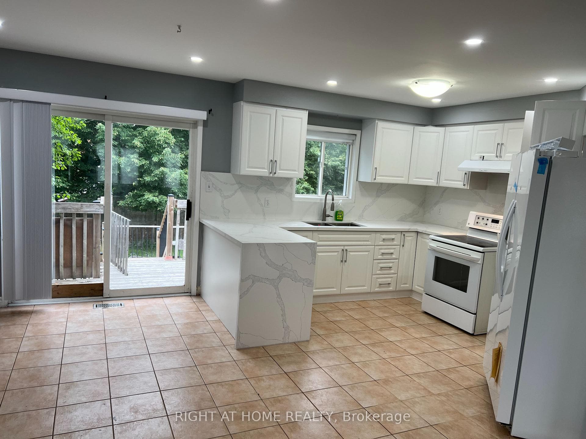 2023 Valewood Court photo 4