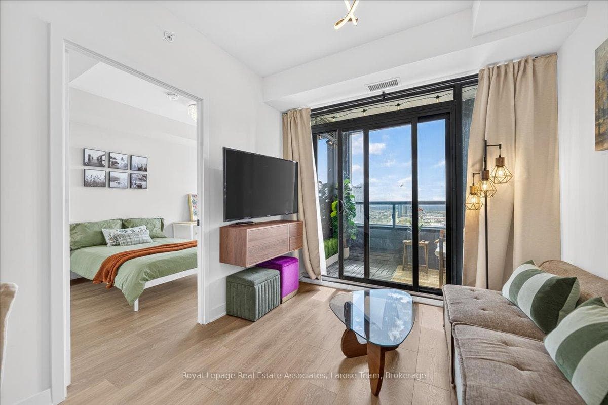 2920 Highway 7 Road Unit 3707 photo 11