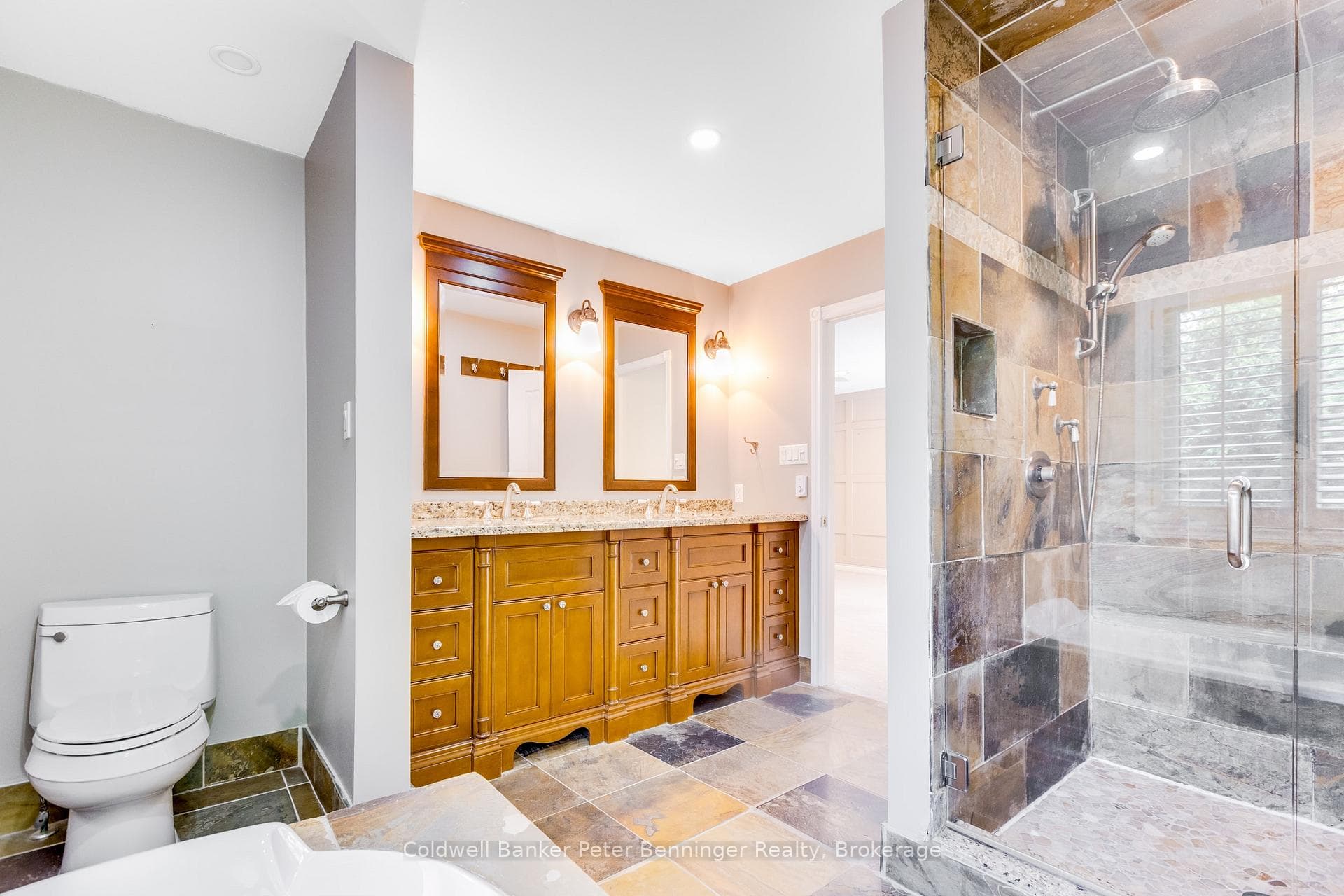 152 Treegrove Circle photo 22
