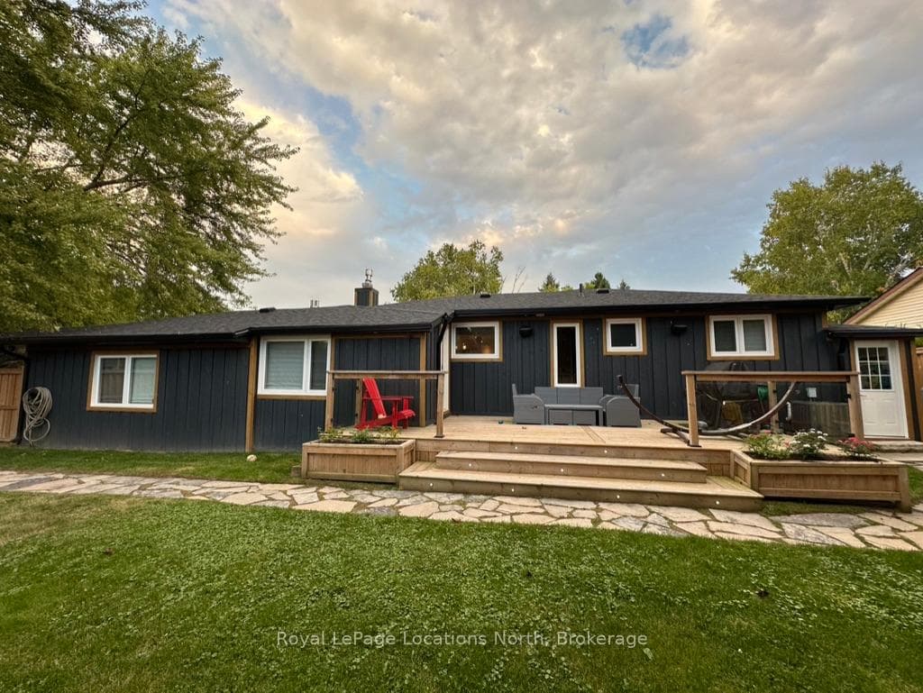 Fire pit, deck, fenced in backyard