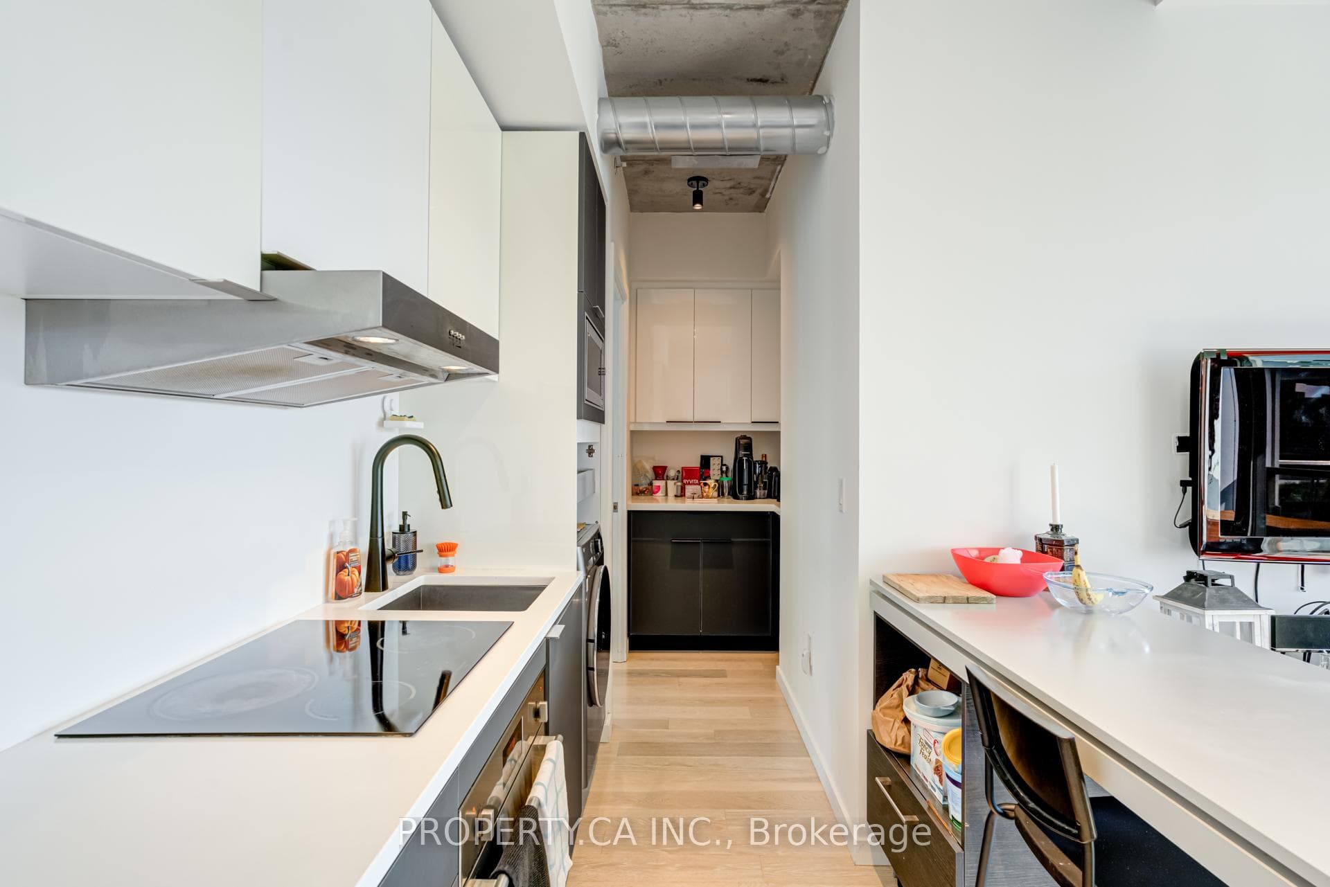 170 Bayview Avenue Unit 1302 photo 17