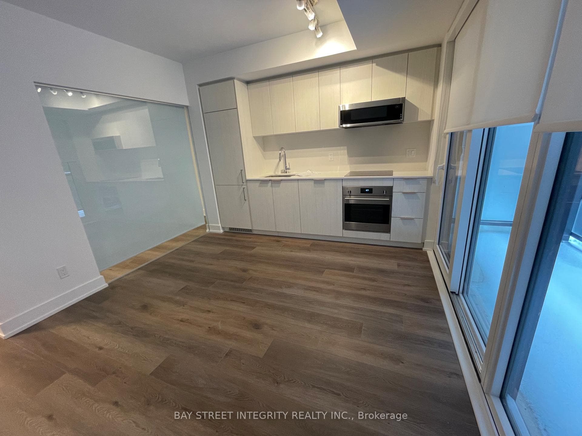 308 Jarvis Street Unit 518 photo 2