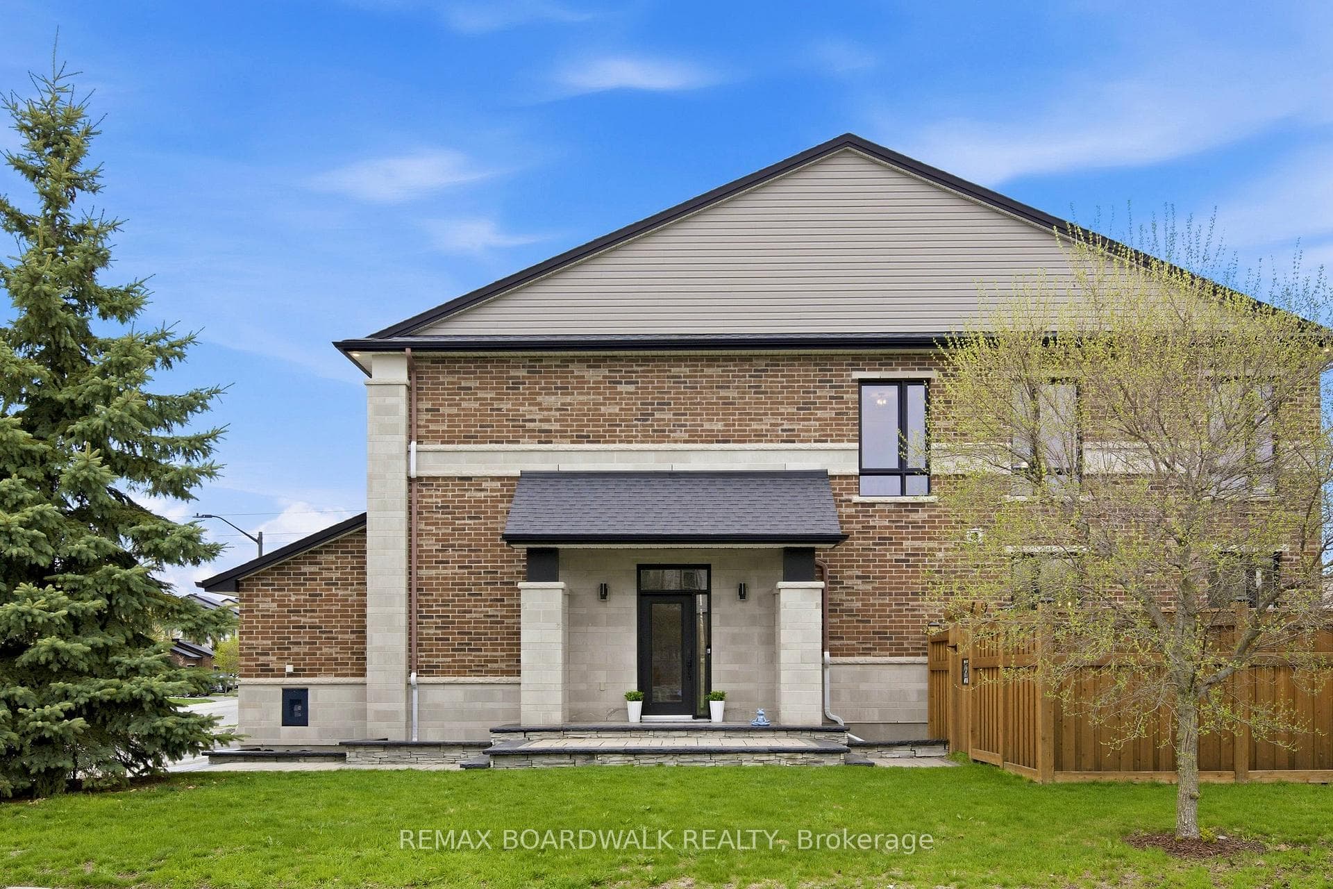 375 Cooks Mill Crescent photo 4