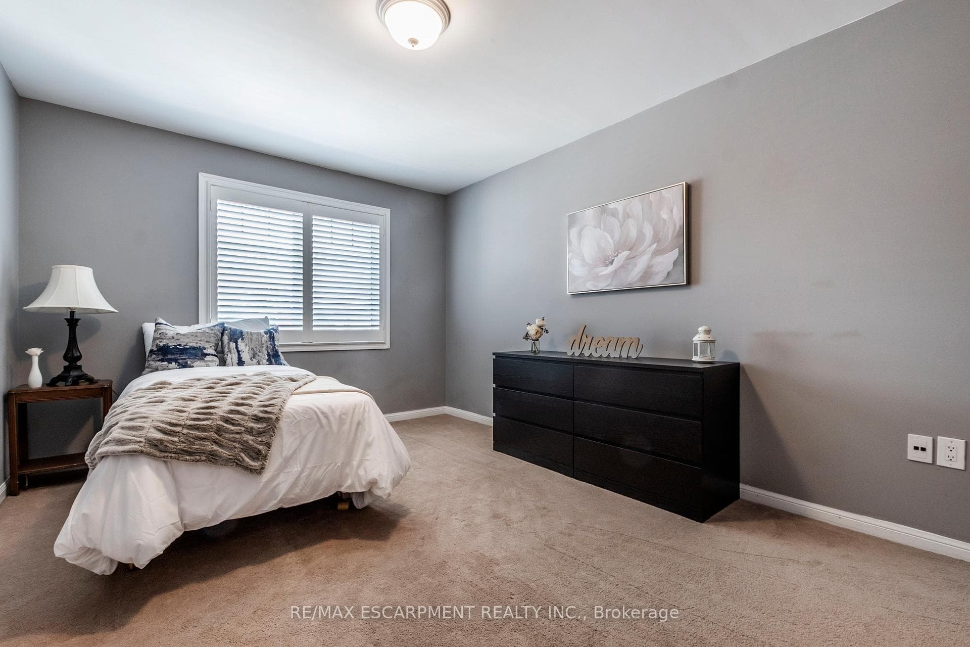 280 Wetenhall Landing photo 23