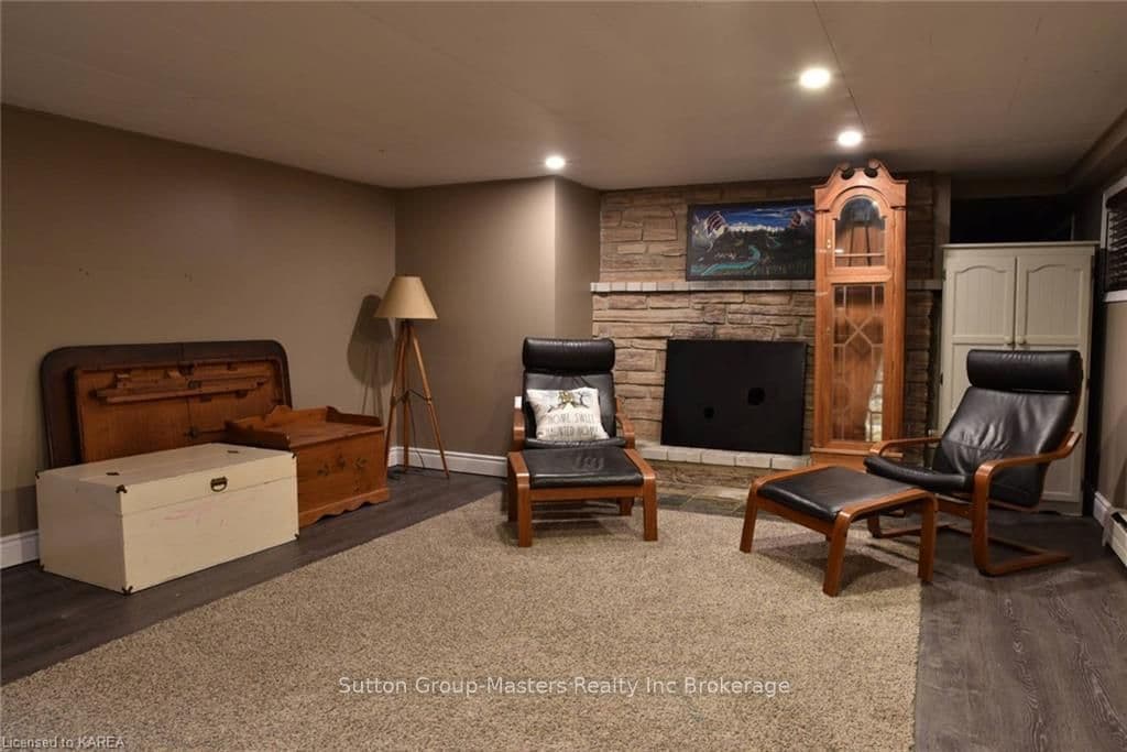 2353 MCIVOR Road photo 36
