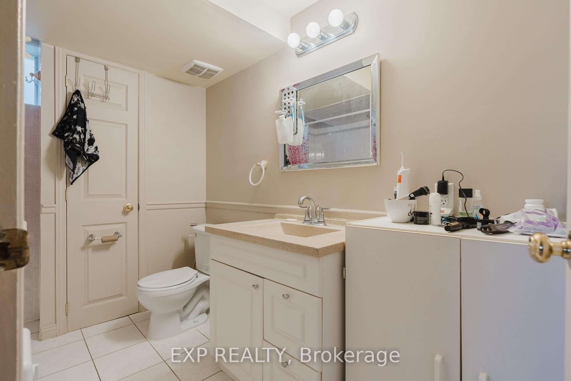 847 Pinewood Crescent photo 35