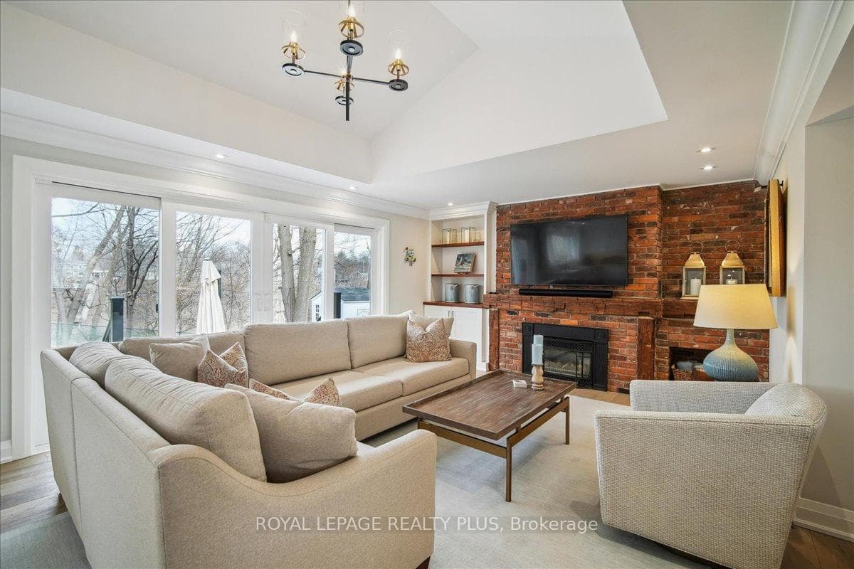 385 River Side Drive photo 10