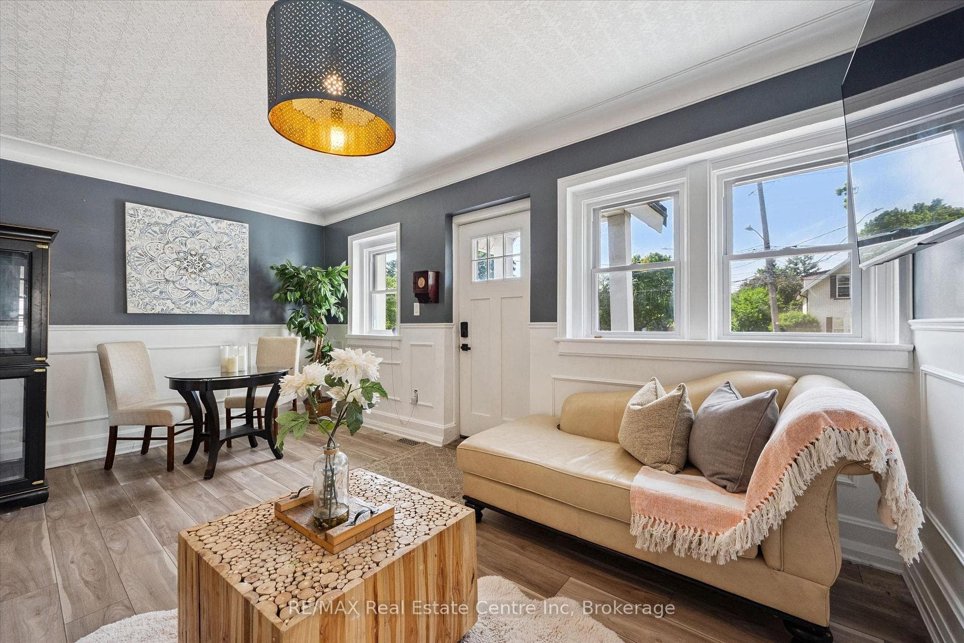 314 PAISLEY Road photo 2