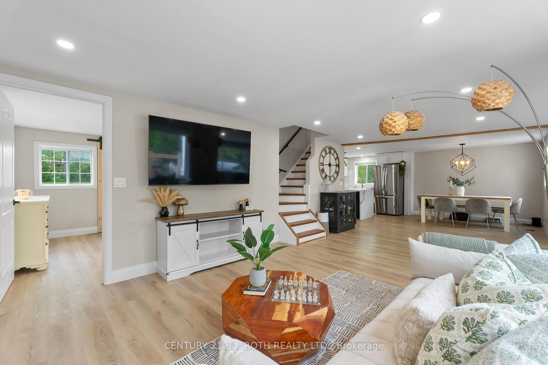 390 Arthur Street photo 21