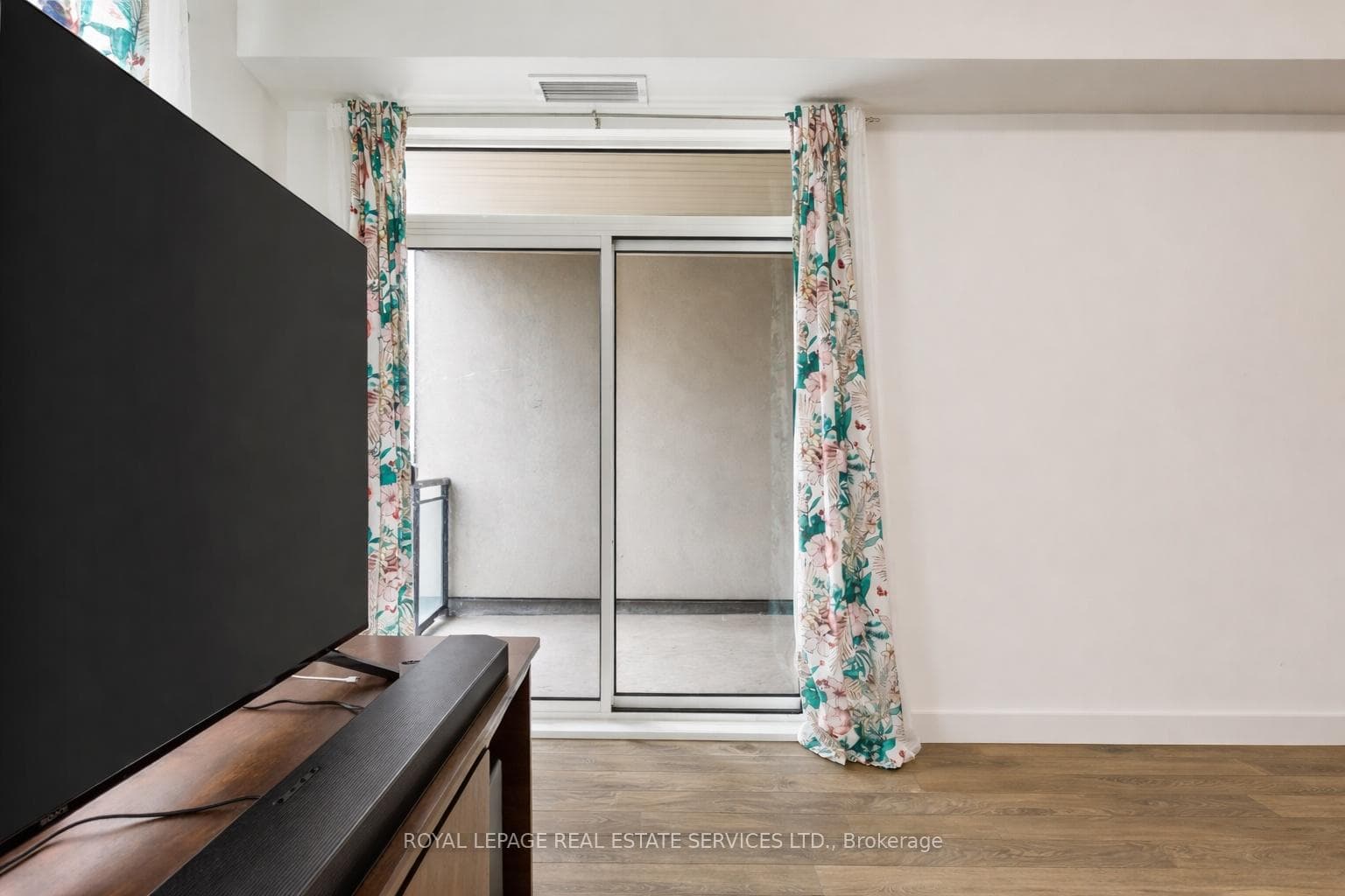 150 Oak Park Boulevard Unit 420 photo 16