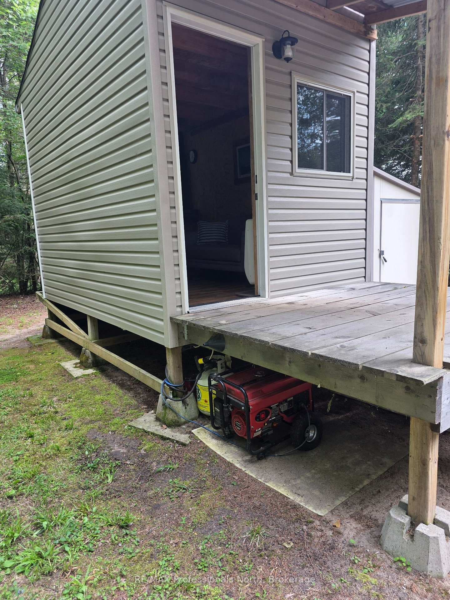 737 HILL AND GULLY Road photo 32