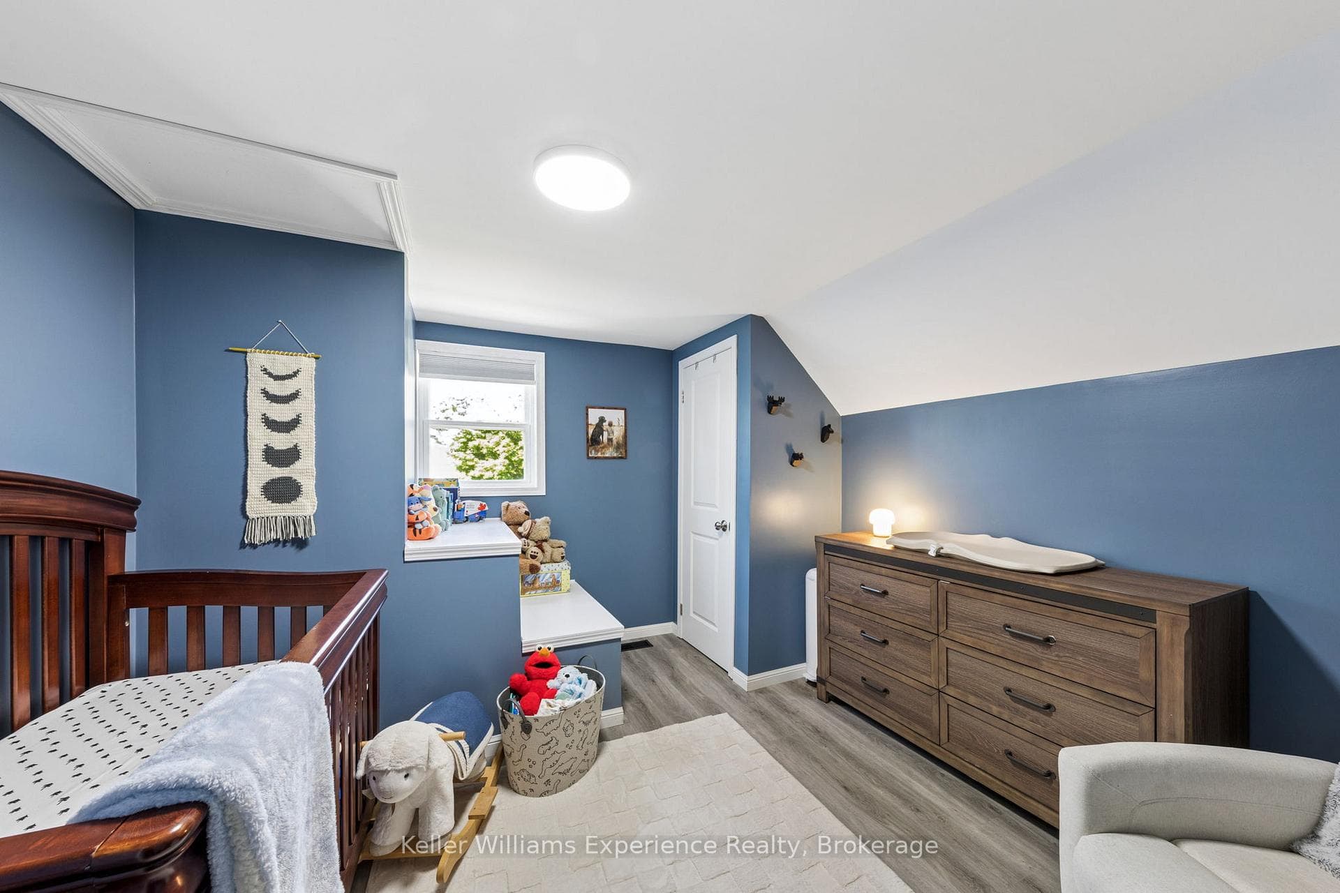 311 Armstrong Street photo 11