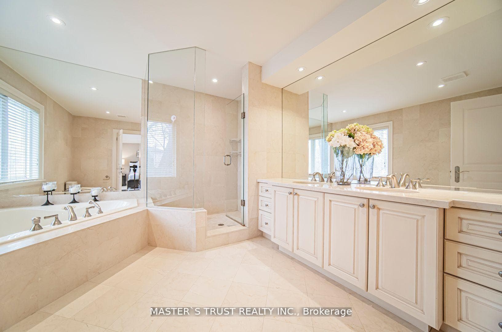 322B Empress Avenue photo 19