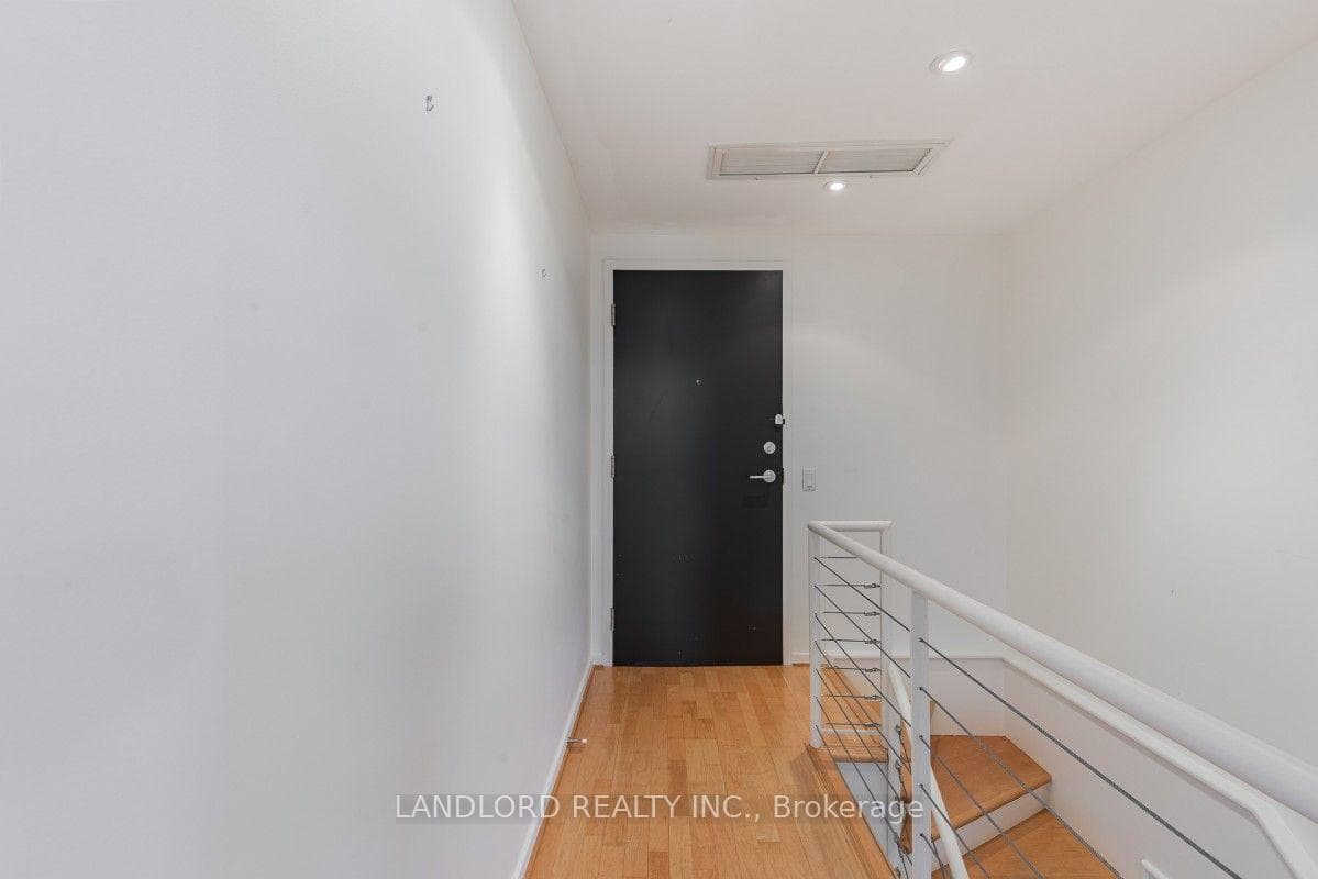 33 Price Street Unit 3 photo 17