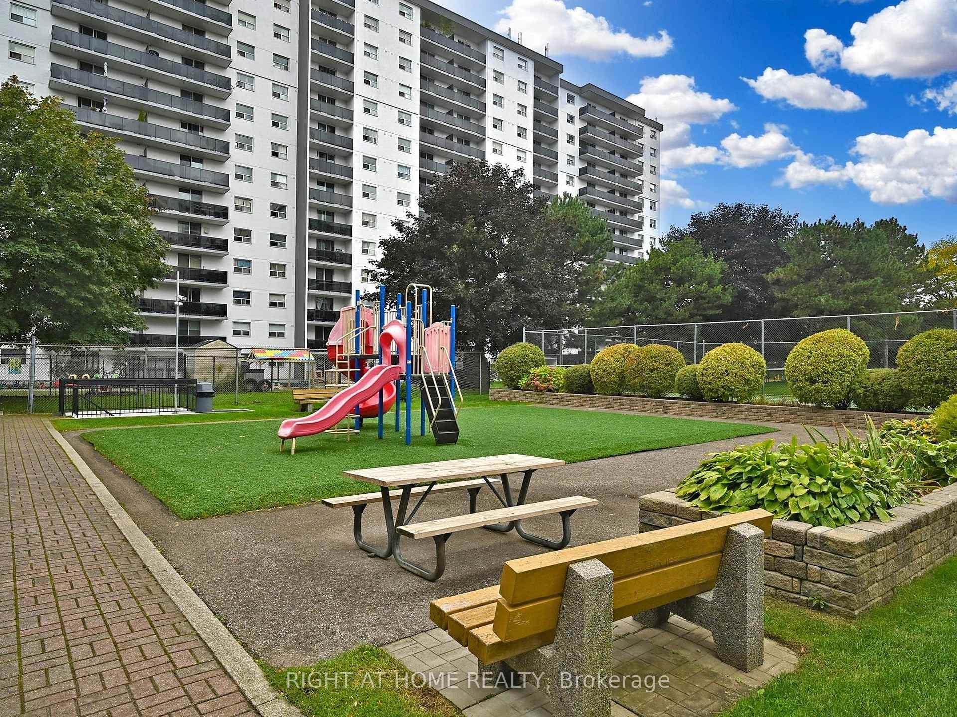 1100 Caven Street Unit 1004 photo 29