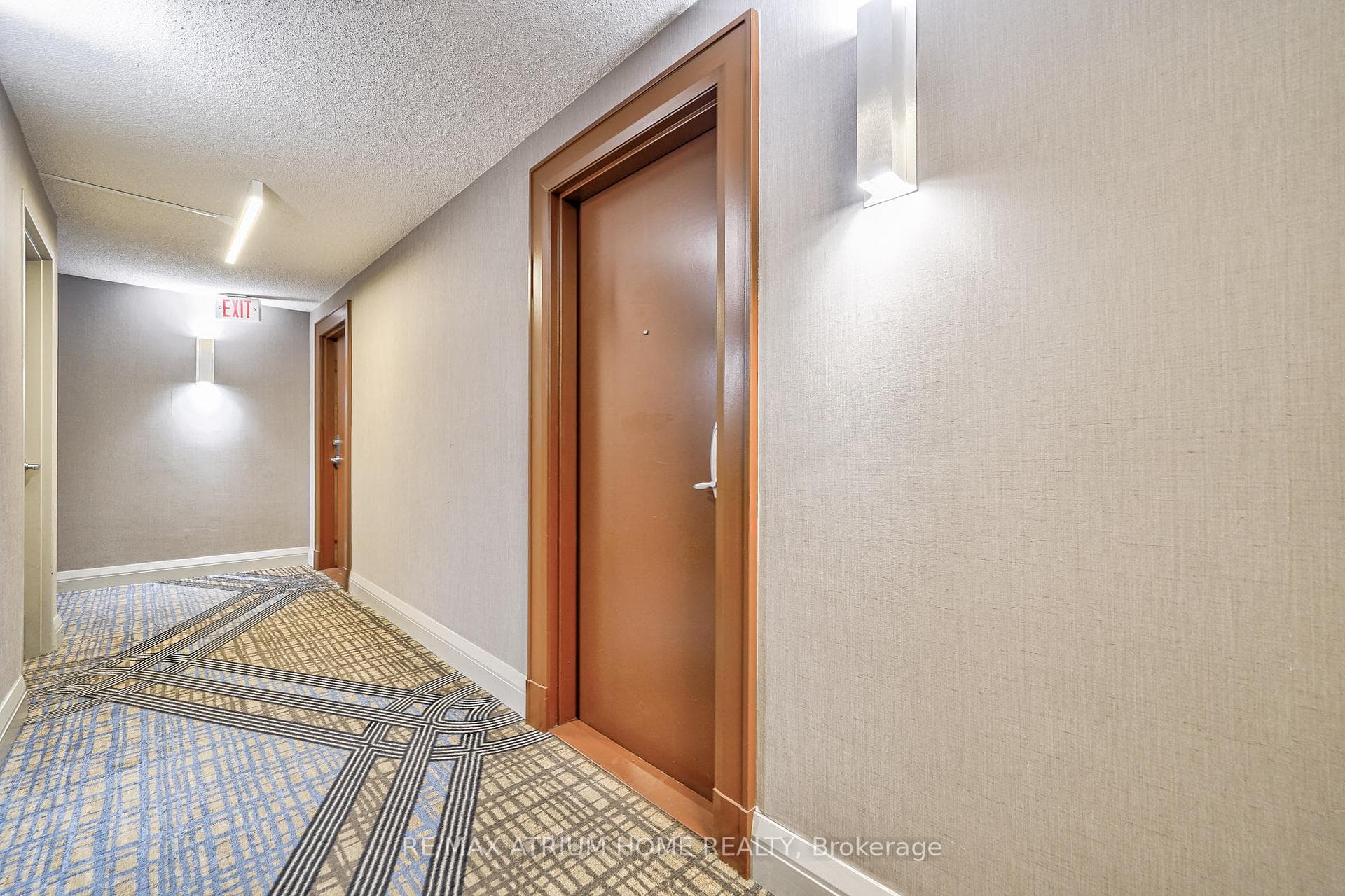 801 Bay Street Unit 1502 photo 4