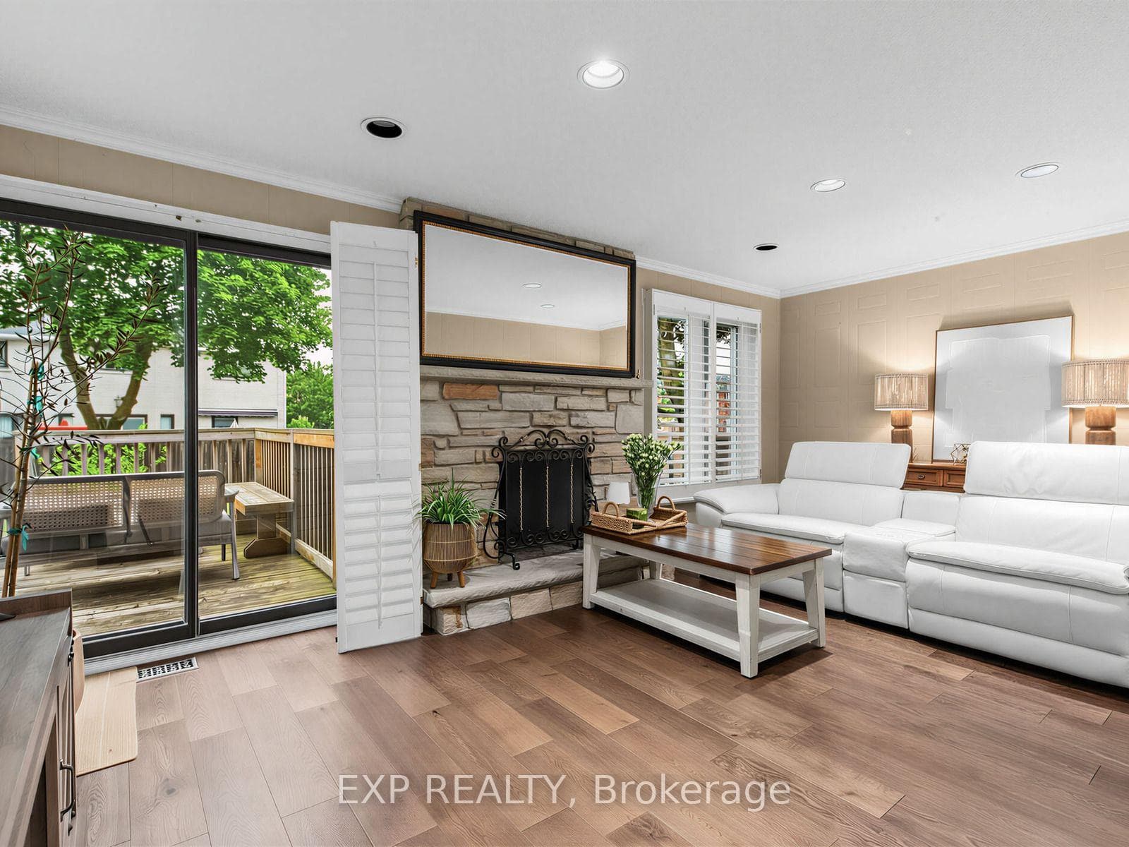 129 Franklin Avenue photo 8