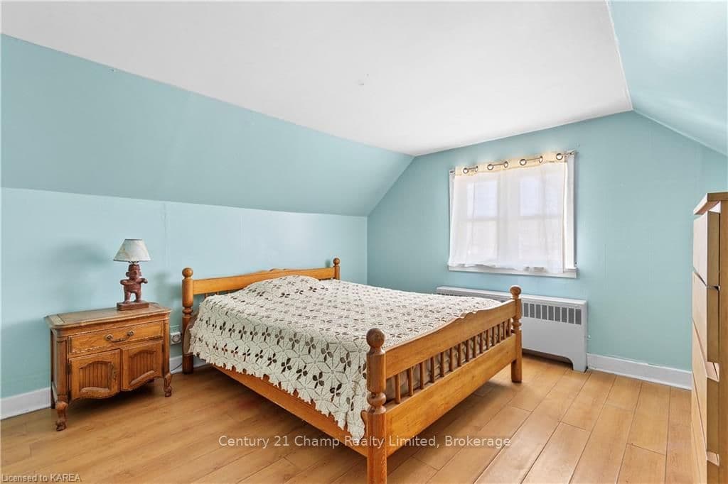 208 CONCESSION Street photo 17