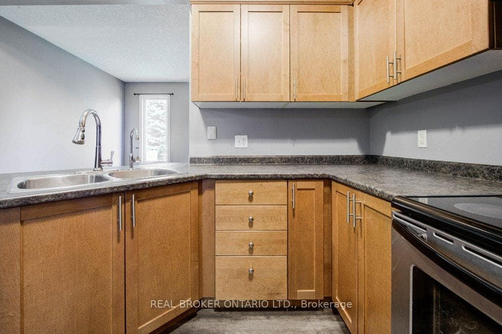 112 Oakcliffe Street photo 10