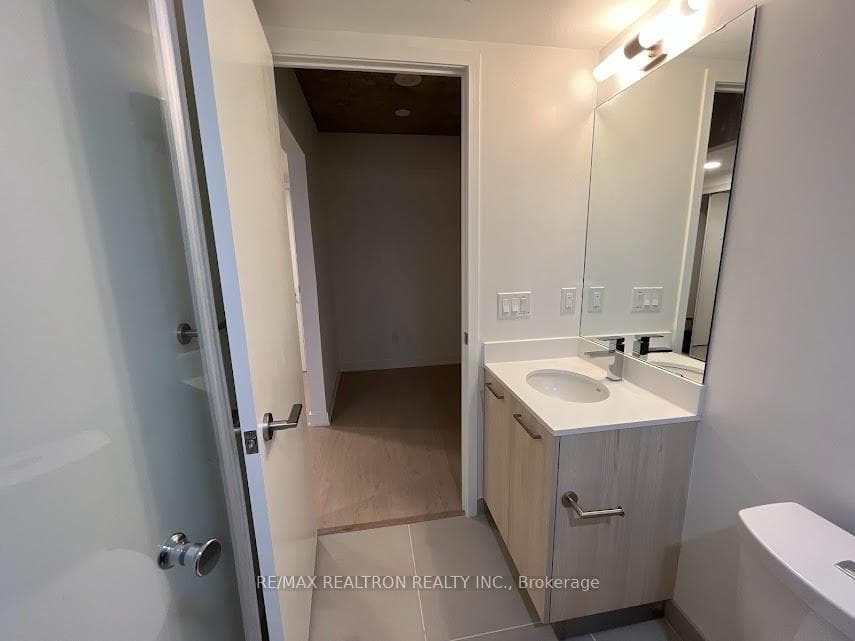65 Mutual Street Unit 1702 photo 14