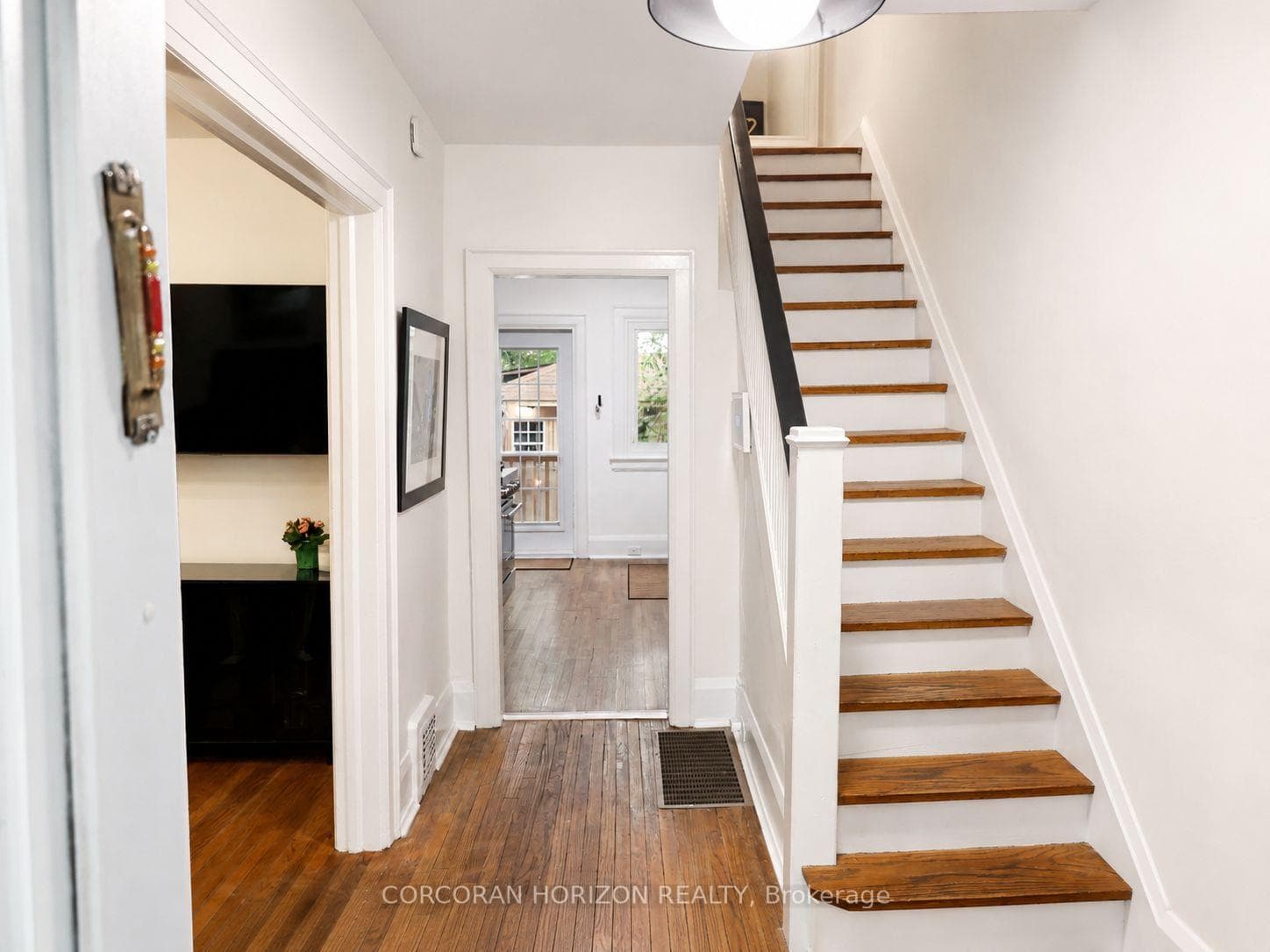 77 Montgomery Avenue photo 4