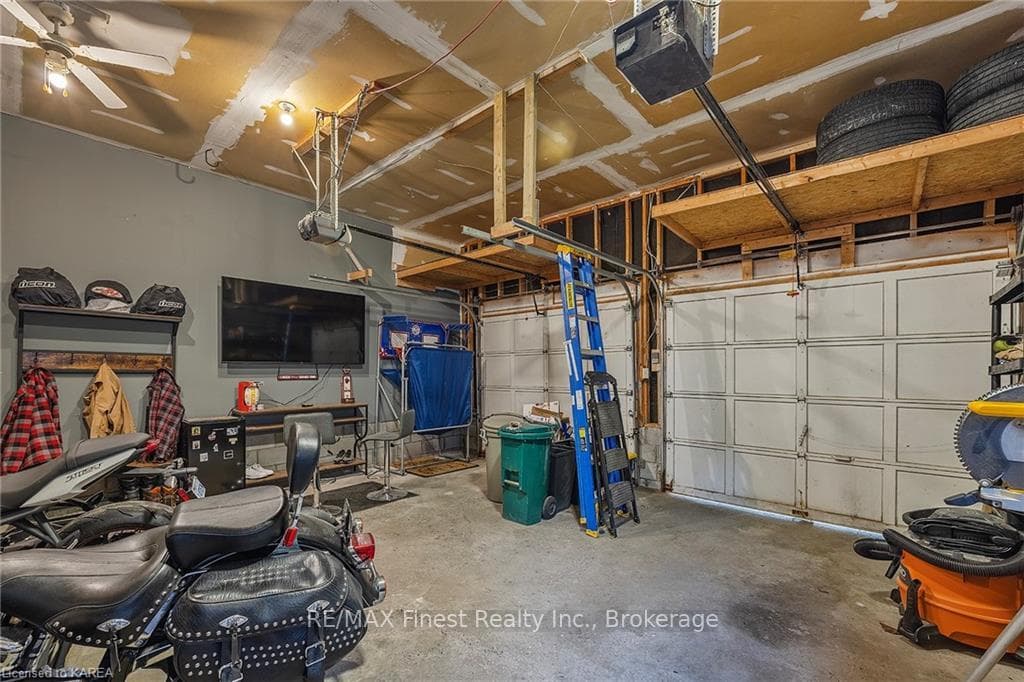 798 DAVIS Drive photo 39