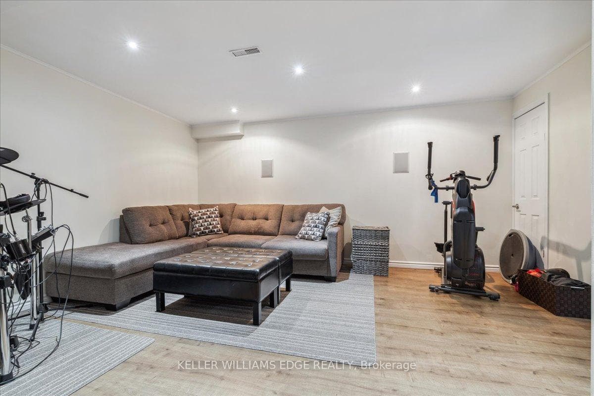 2301 Cavendish Drive Unit 150 photo 35