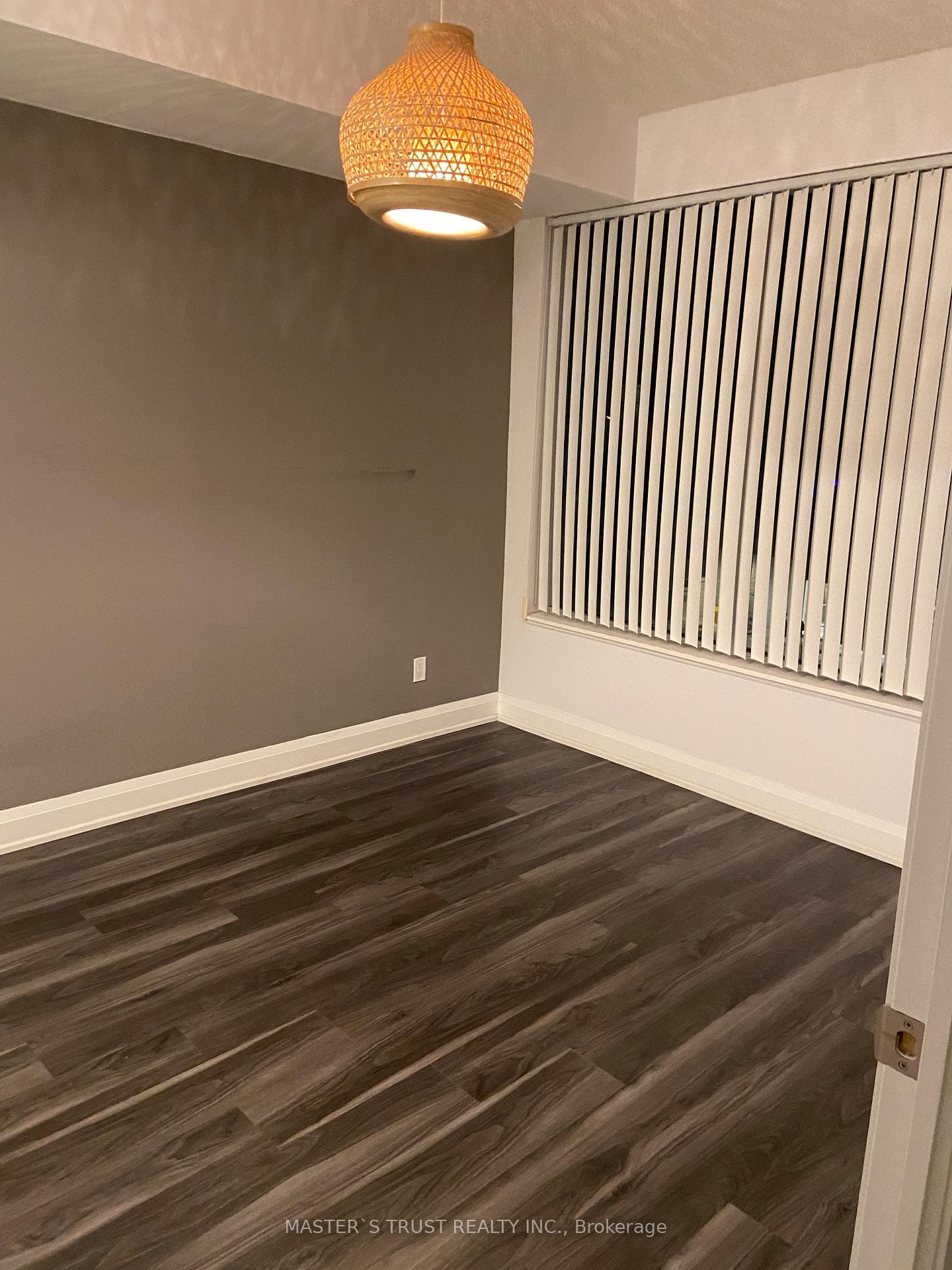 68 Canterbury Place Unit 220 photo 8