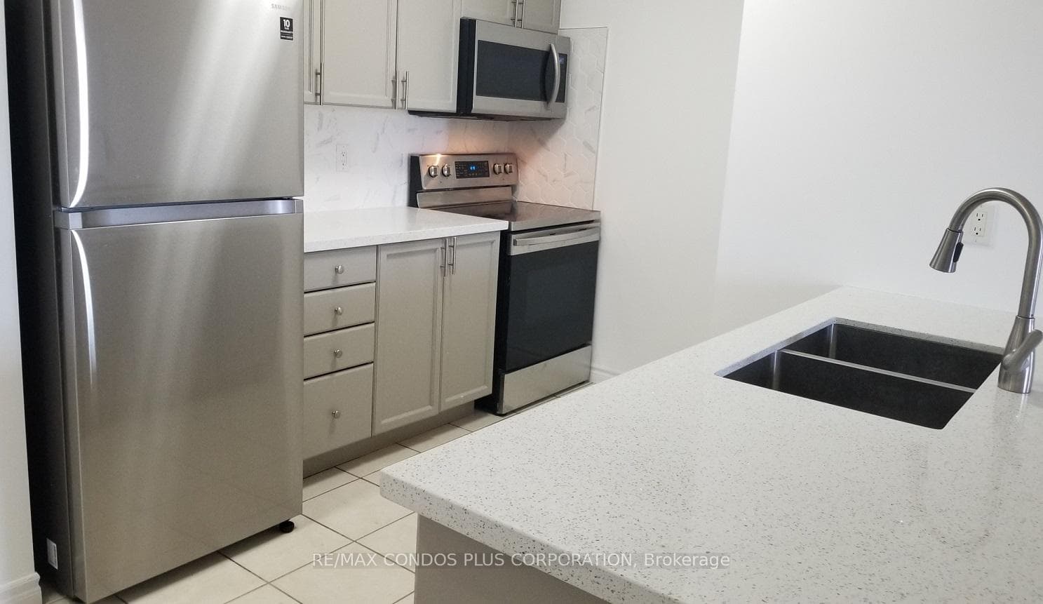 3880 Duke Of York Boulevard Unit 1509 photo 5