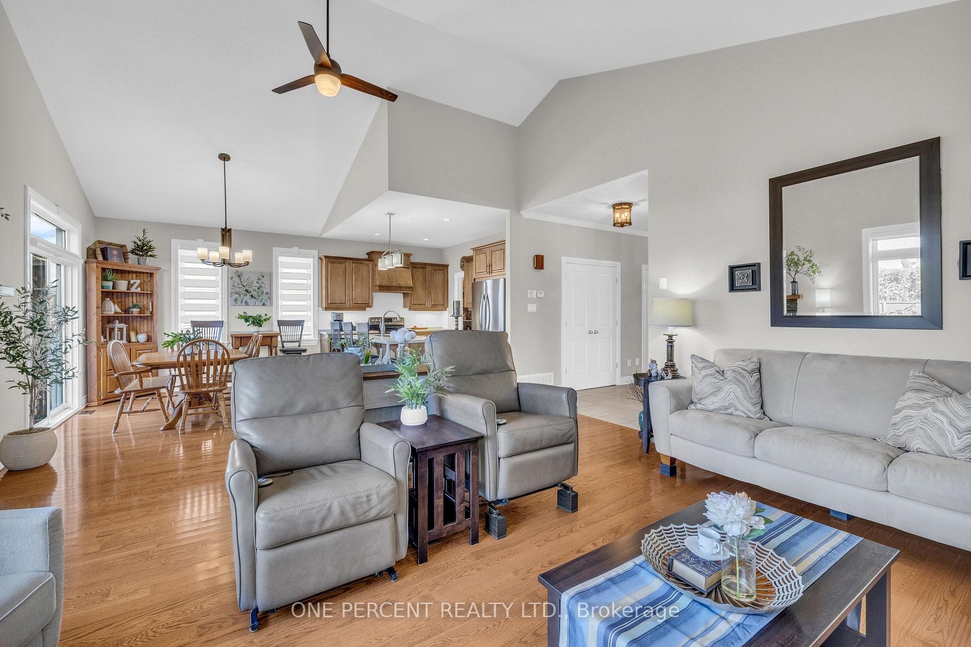 398 Mercury Street photo 11