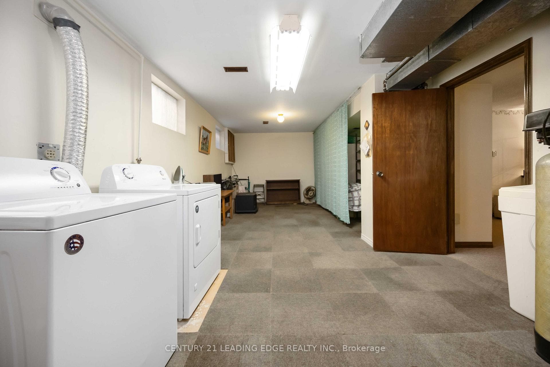52 ASPEN Crescent photo 46