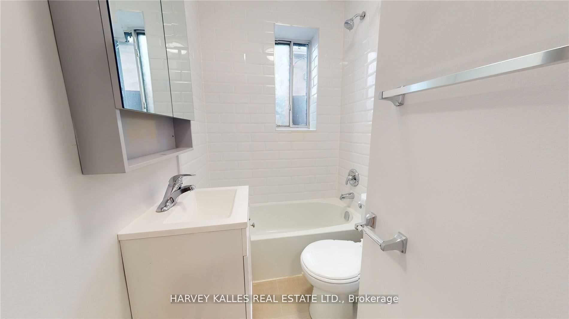 316 Lonsdale Road Unit 2 photo 22