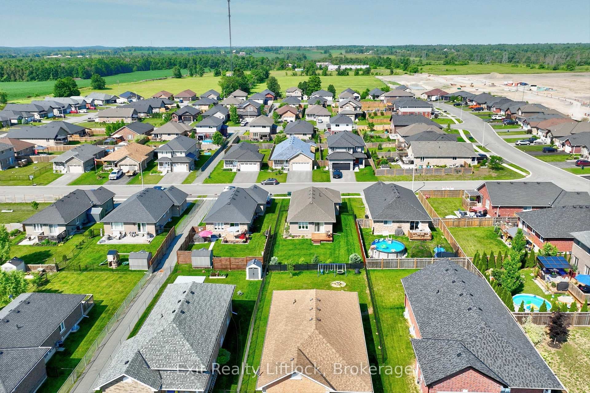 16 Noah Lane photo 48