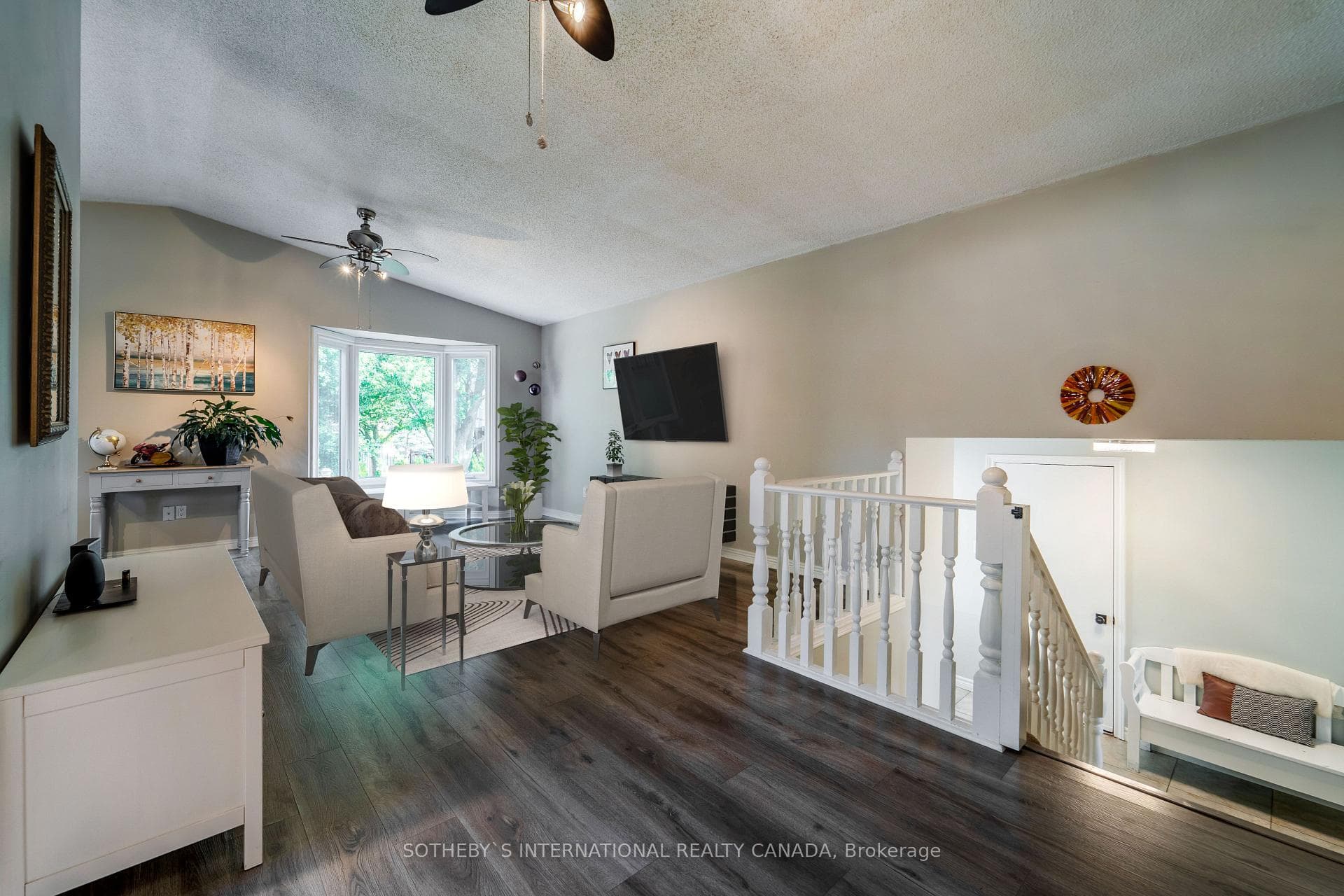 10 McMaster Drive photo 6