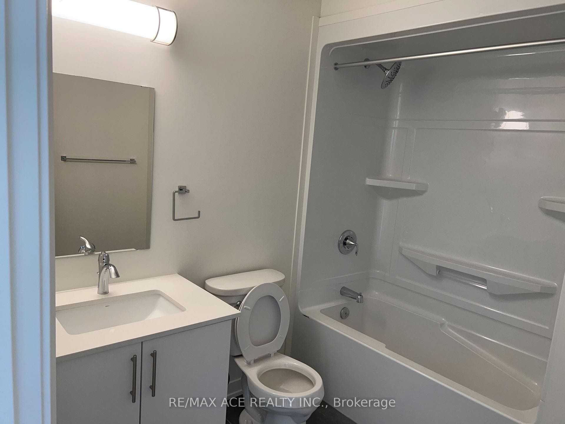 128 King Street Unit 1610 photo 8